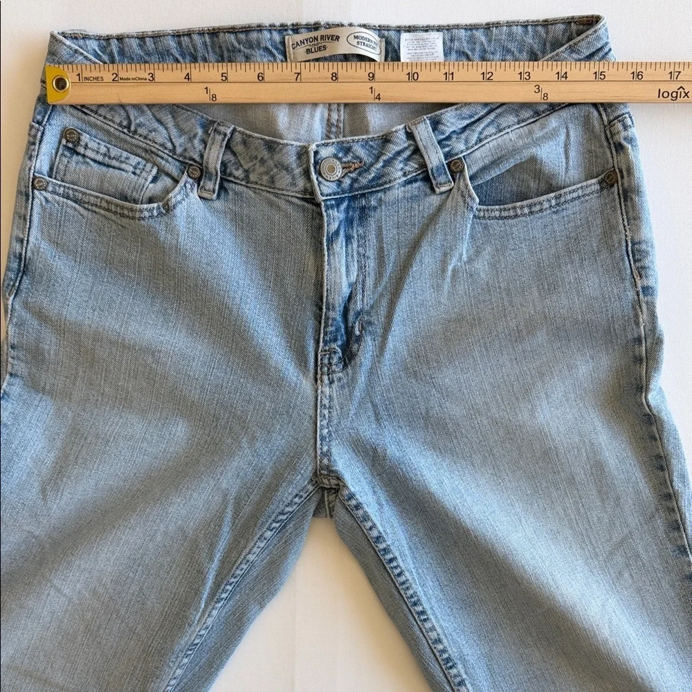 Canyon River Blues Petite 12P Light Wash Straight Leg Jeans Classic Fit